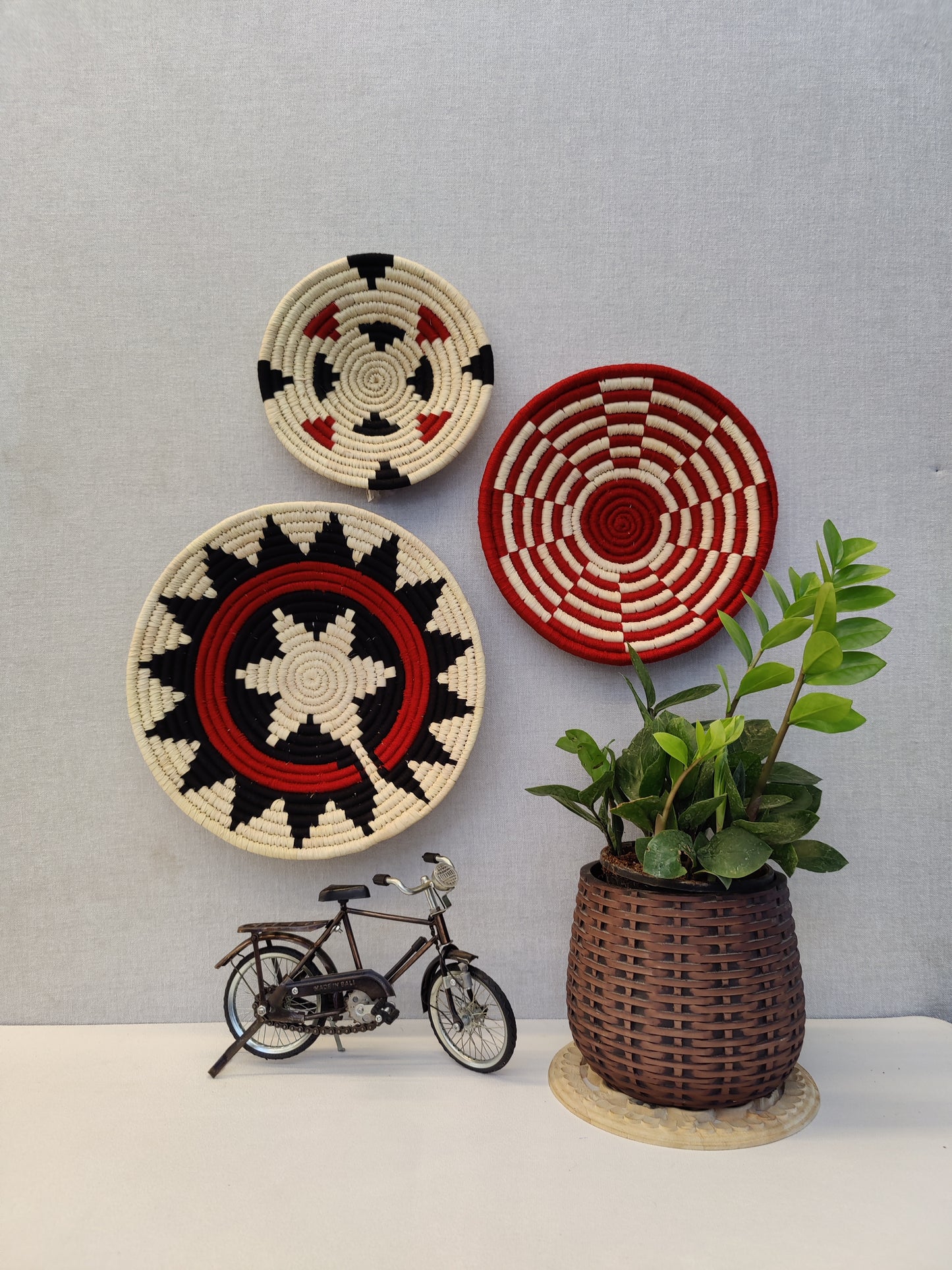 Sabai Plates SCARLET WEAVES
