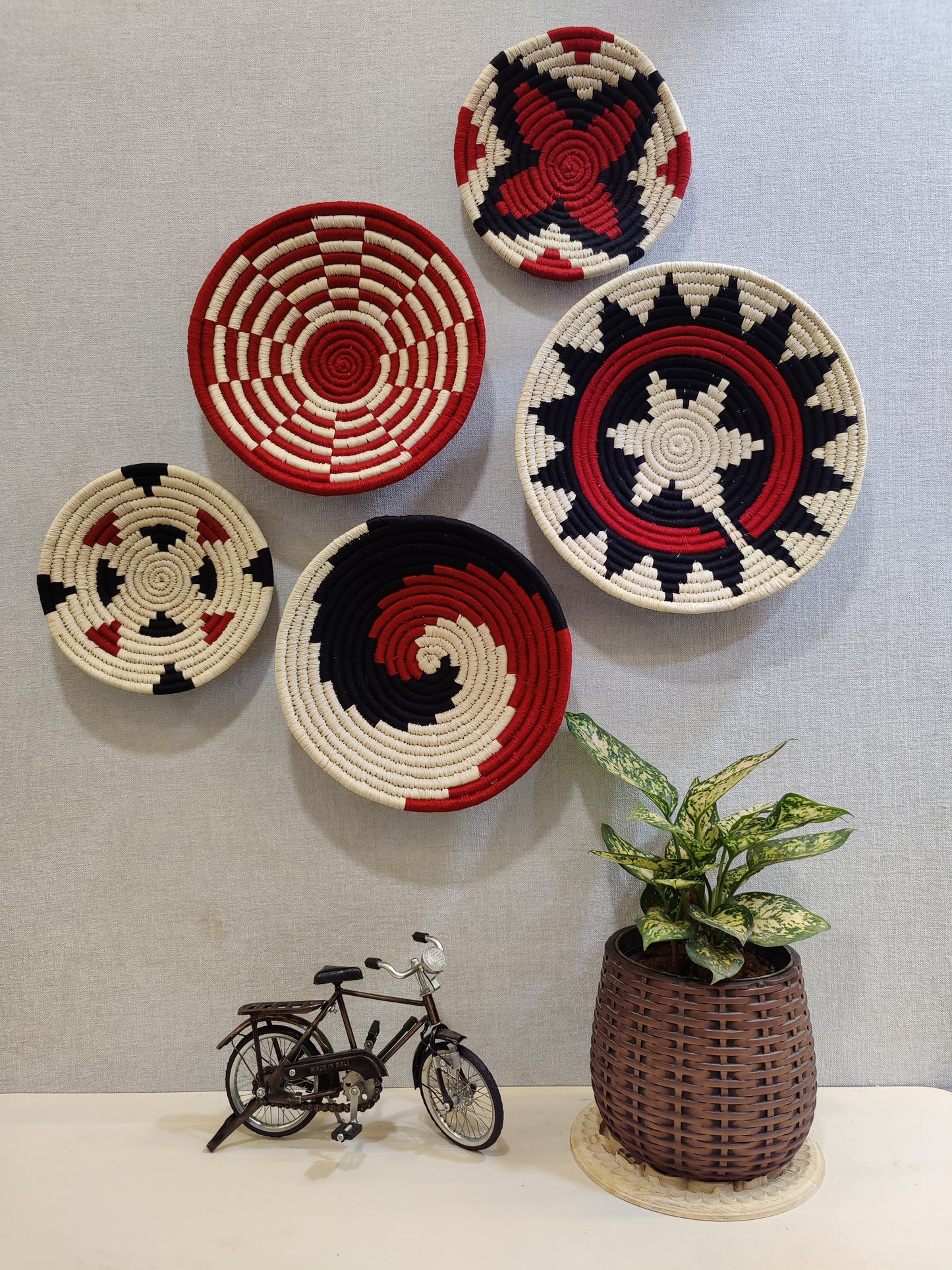 Sabai Plates SCARLET WEAVES