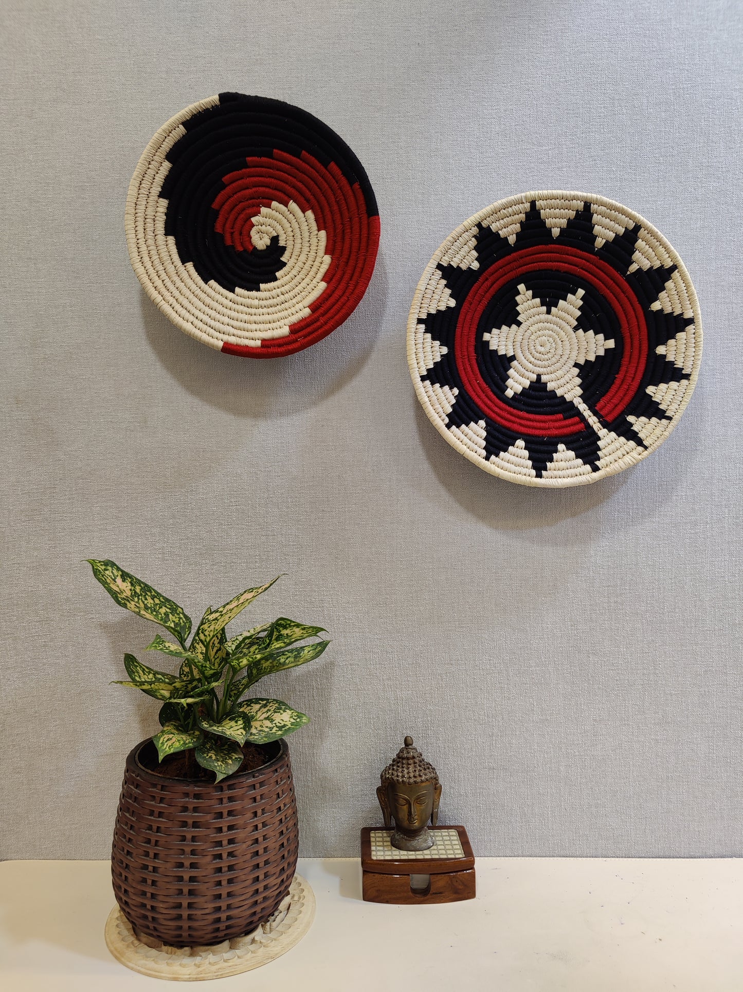 Sabai Plates SCARLET WEAVES