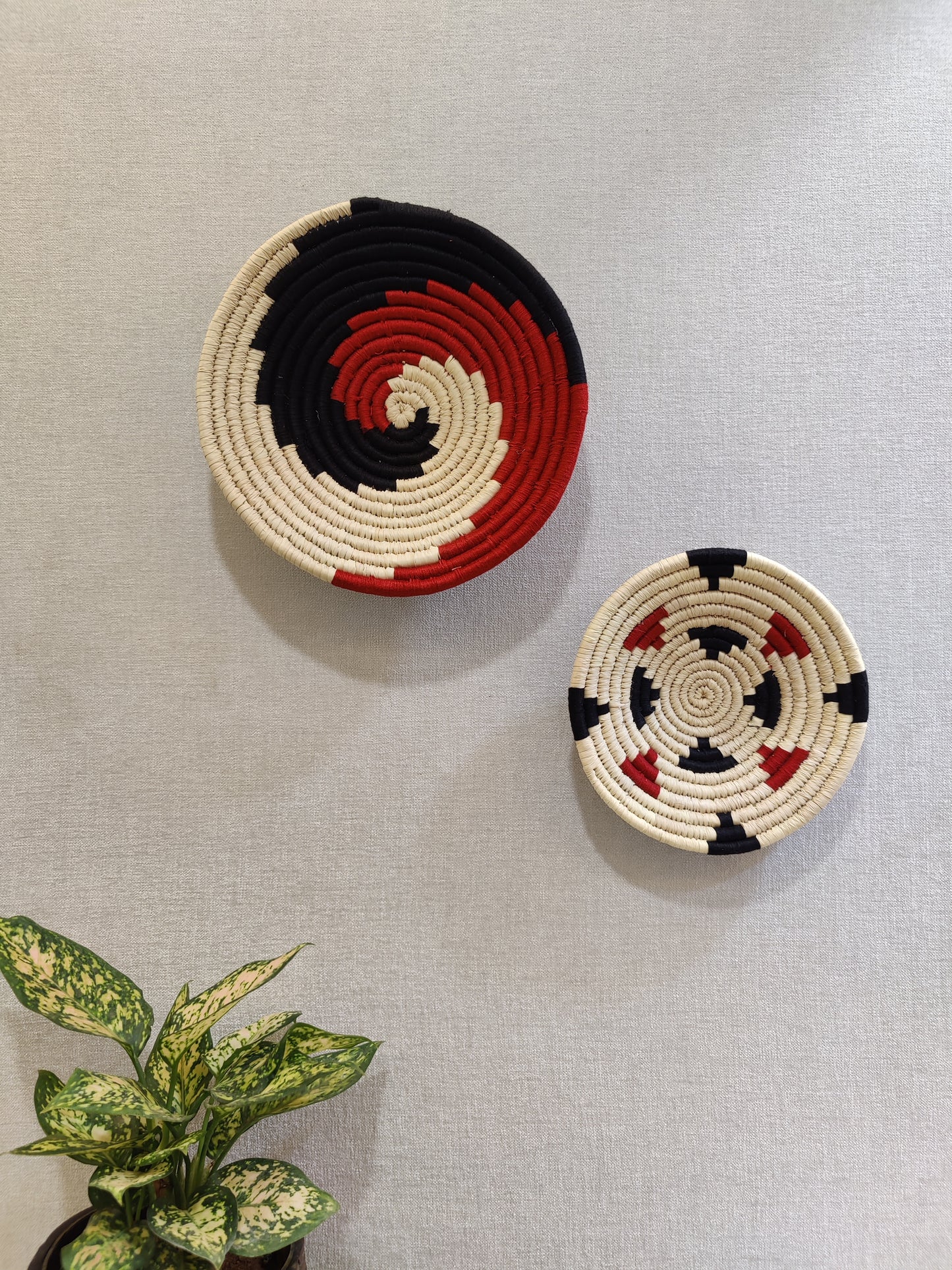 Sabai Plates SCARLET WEAVES