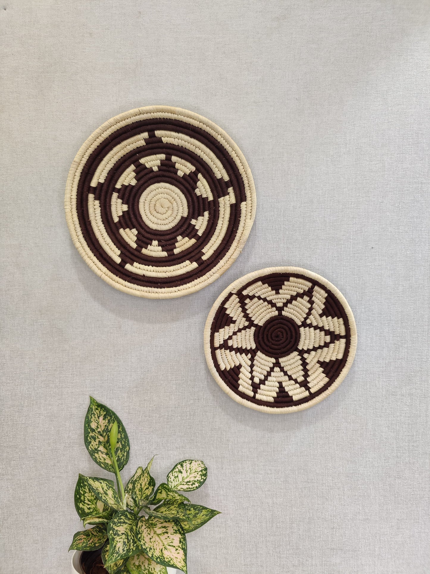 Sabai Plates WALNUT WEAVES B