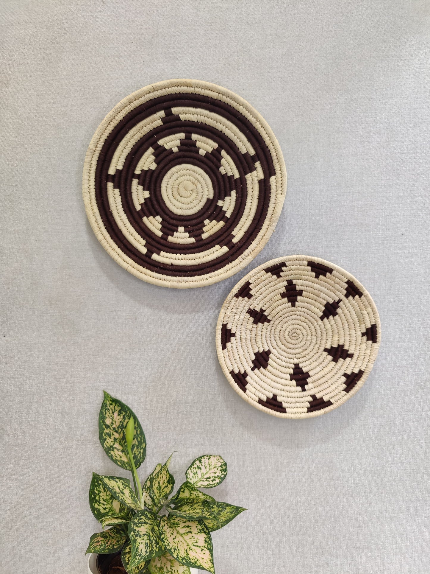 Sabai Plates WALNUT WEAVES B