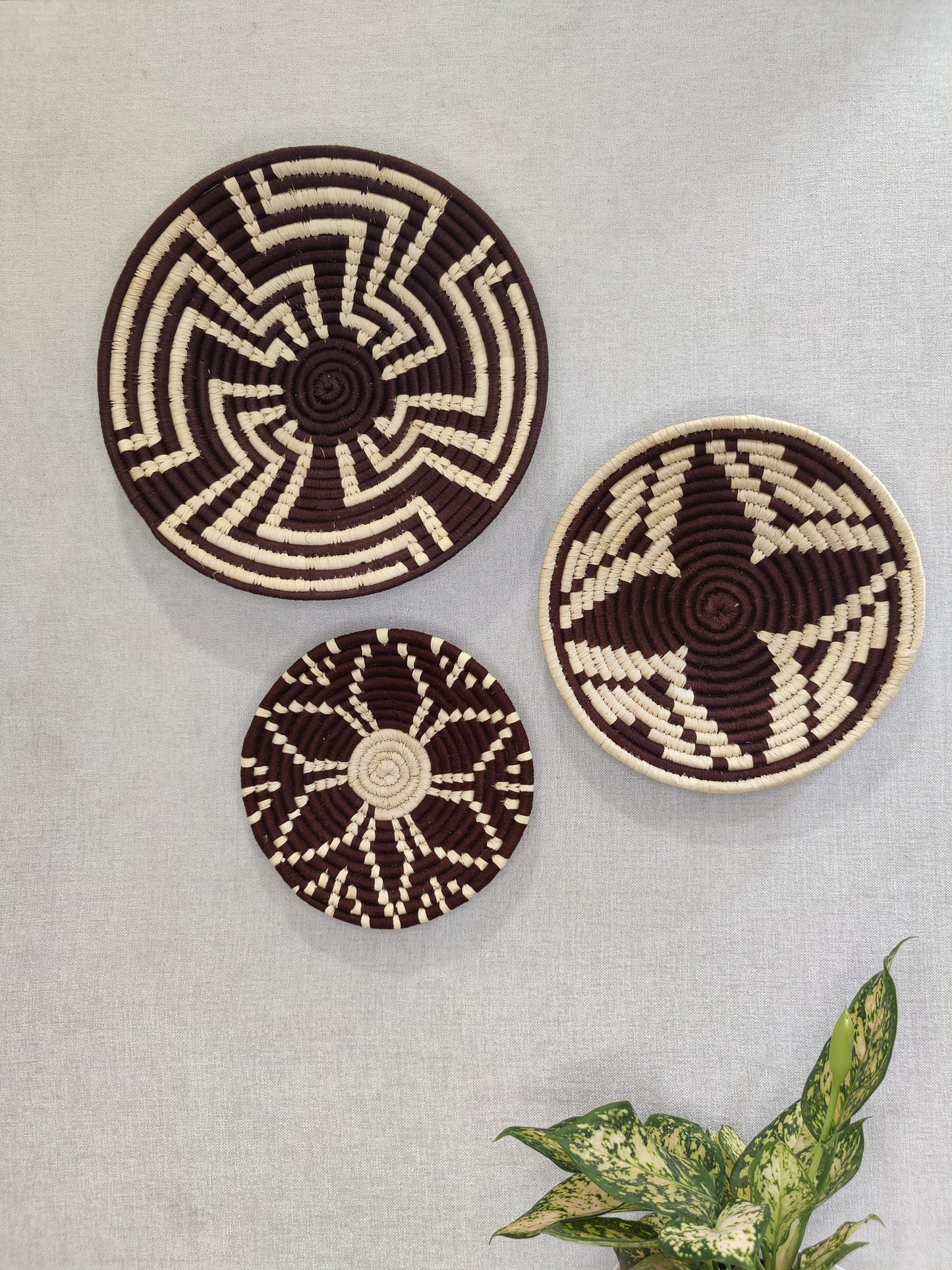 Sabai Plates WALNUT WEAVES A