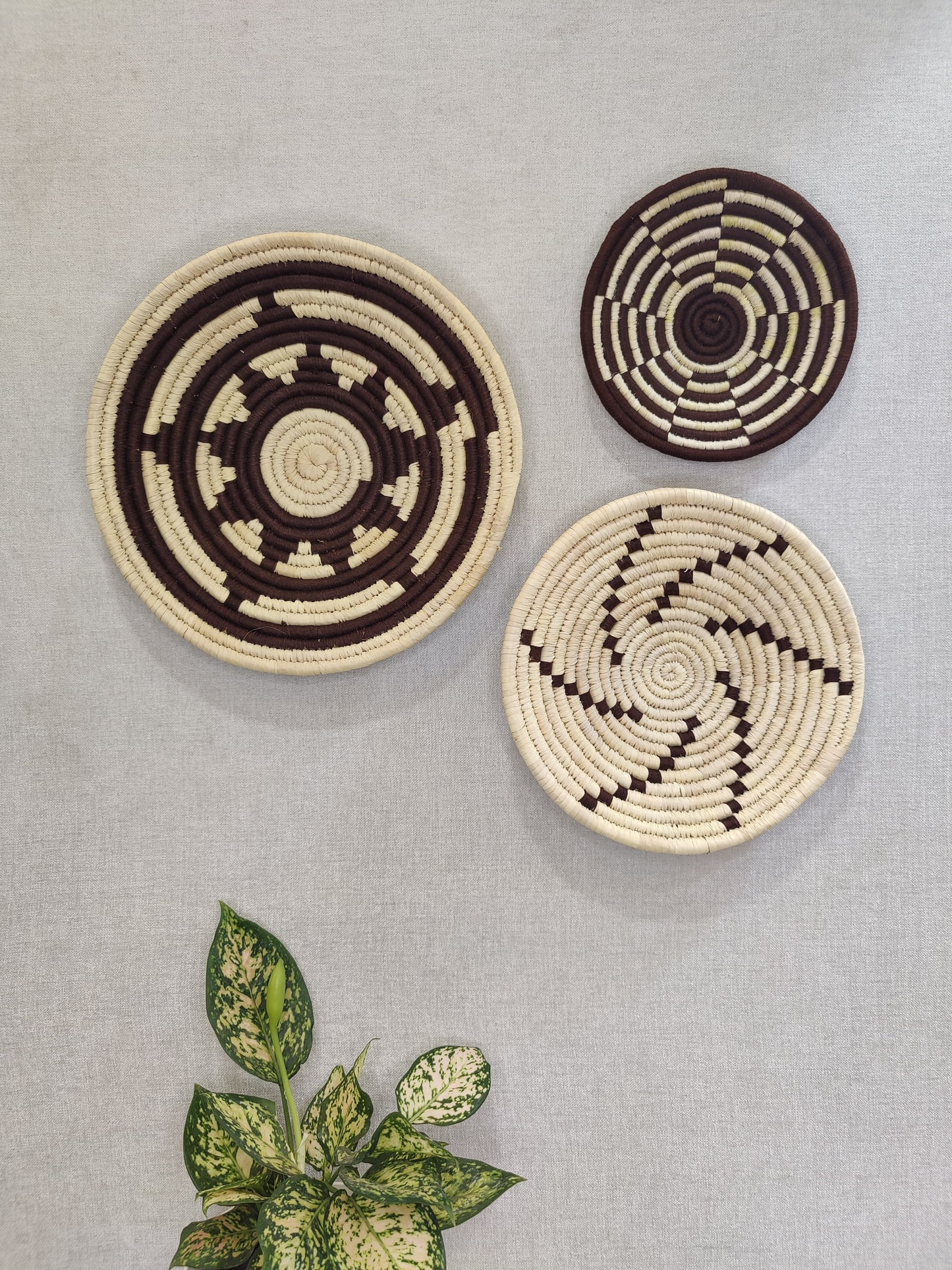 Sabai Plates WALNUT WEAVES B